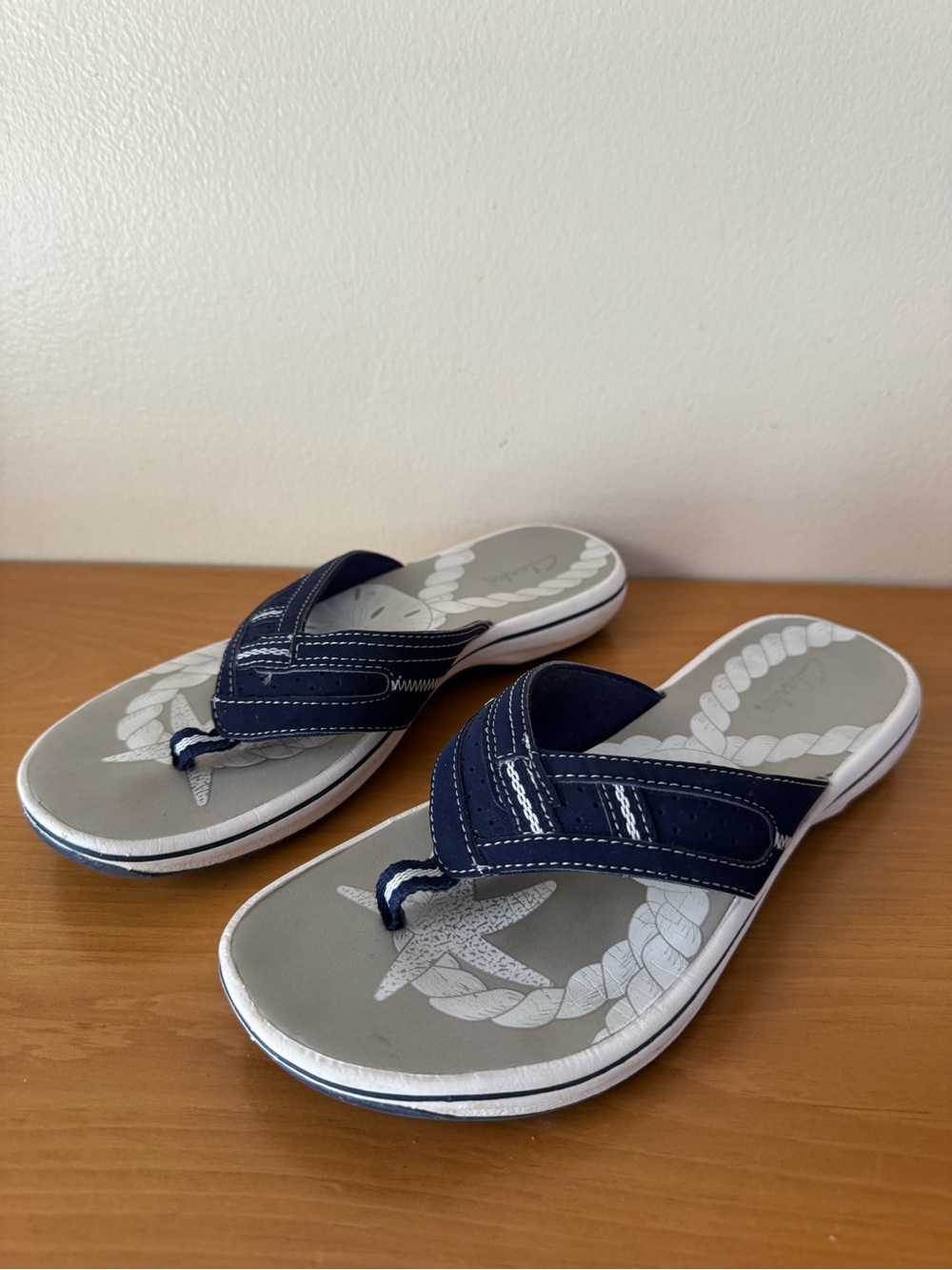 Clarks Navy Thong Sandals - Size 7
